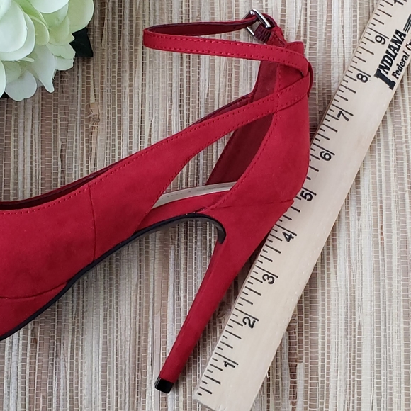 Red Marc Fisher High Platform Heel NEW - Picture 4 of 4